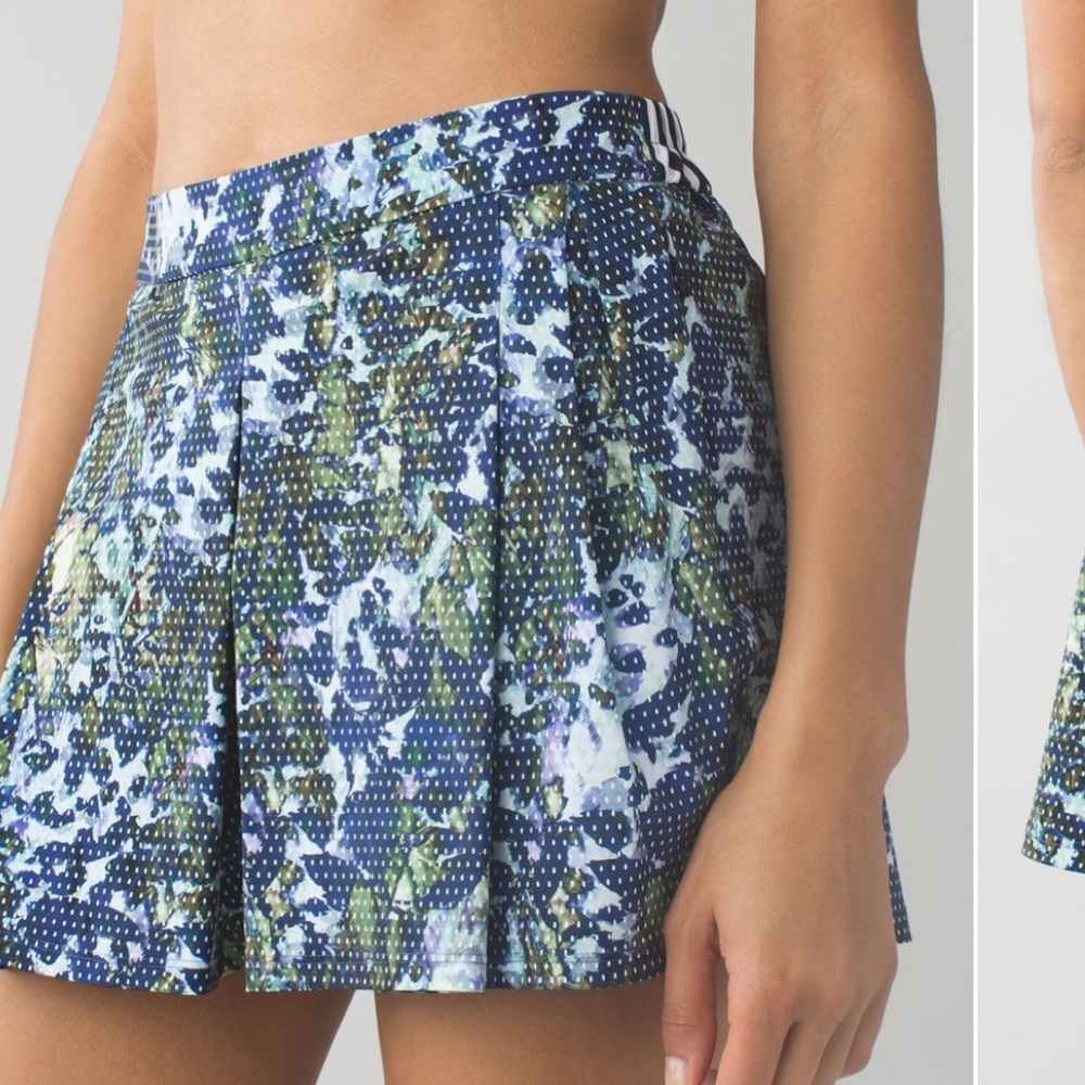 Lululemon Athletica Blue Patterned Athletic Shorts - Picture 2 of 8